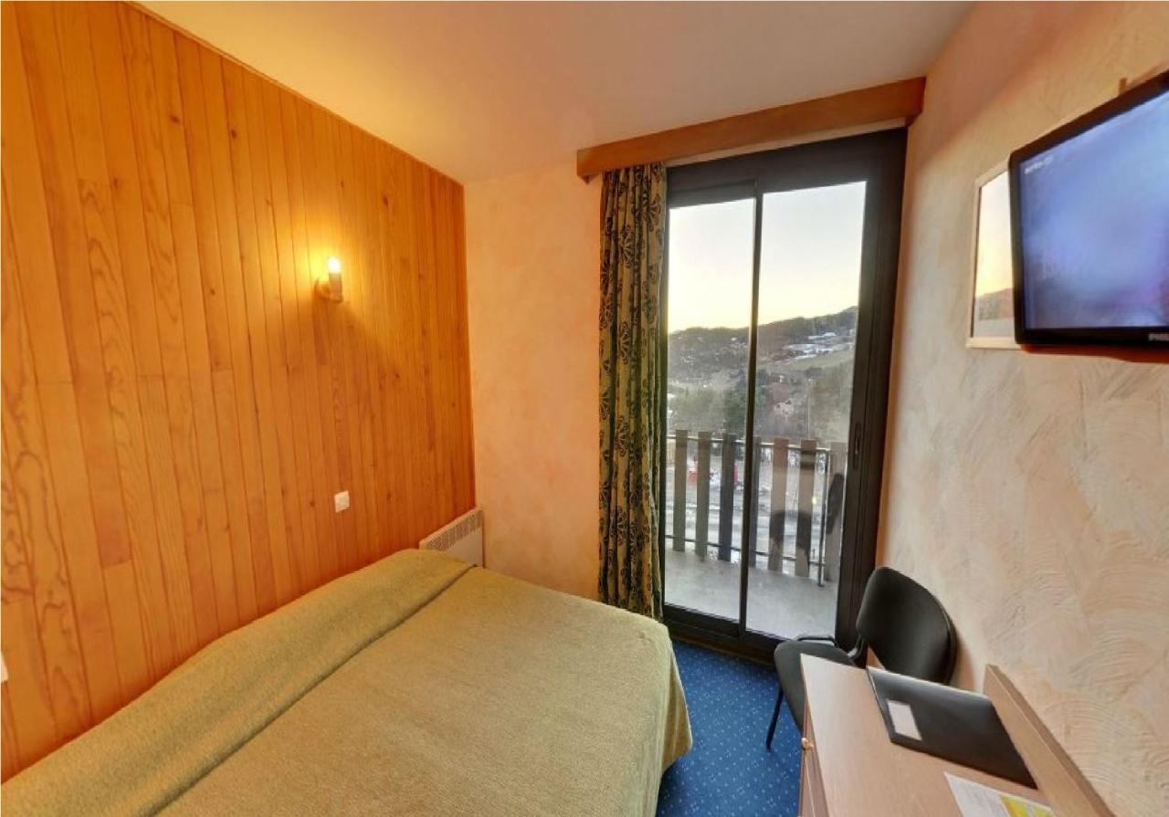 Hotel Saint Jean Montclar  Bilik gambar