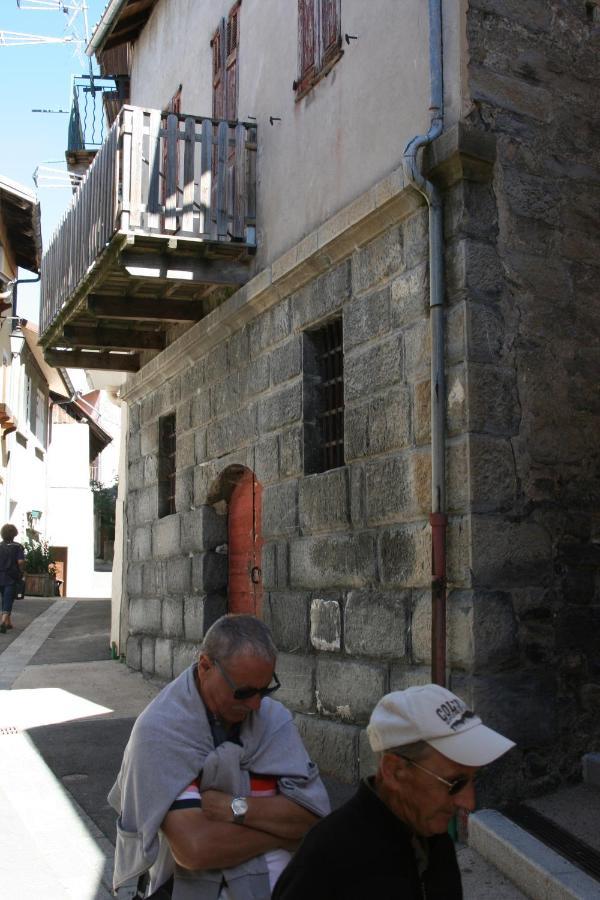 Hotel Saint Jean Montclar  Luaran gambar