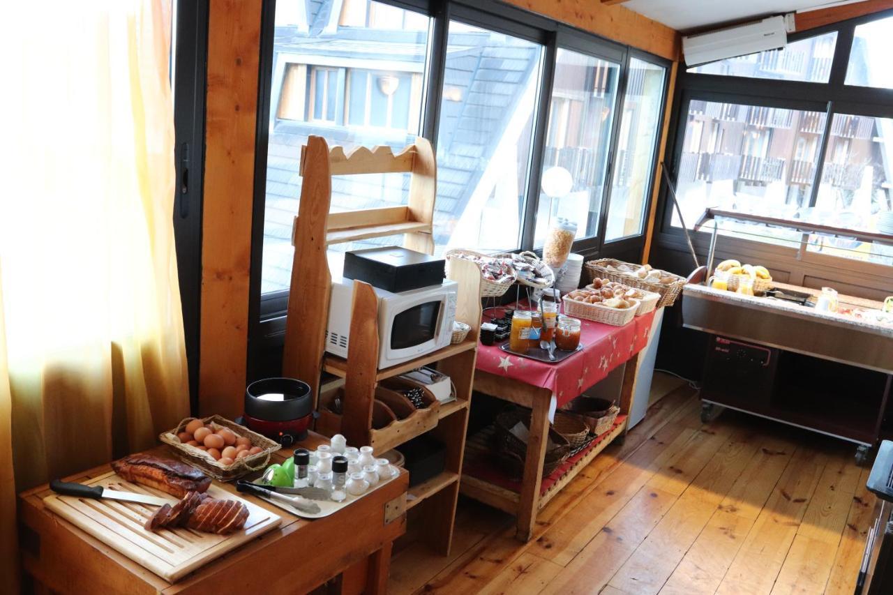 Hotel Saint Jean Montclar  Luaran gambar